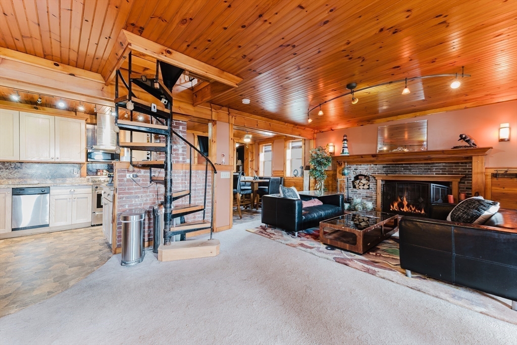 54 Bayview Ave