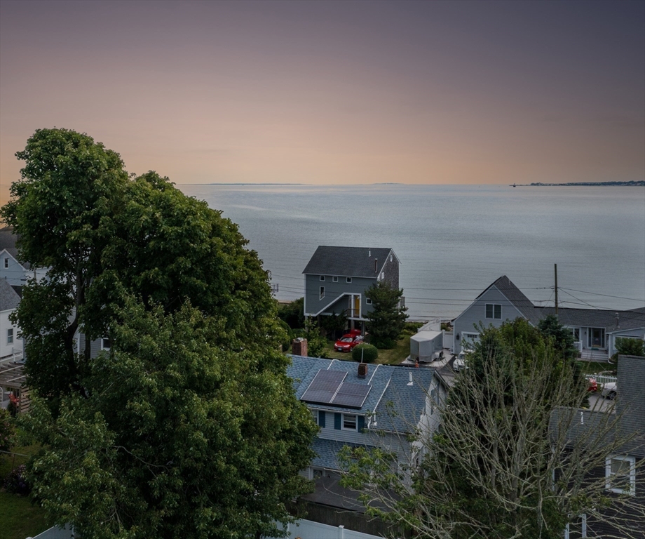 54 Bayview Ave