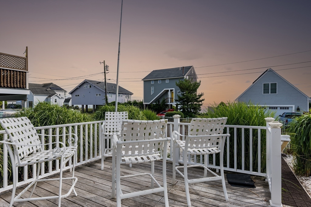 54 Bayview Ave