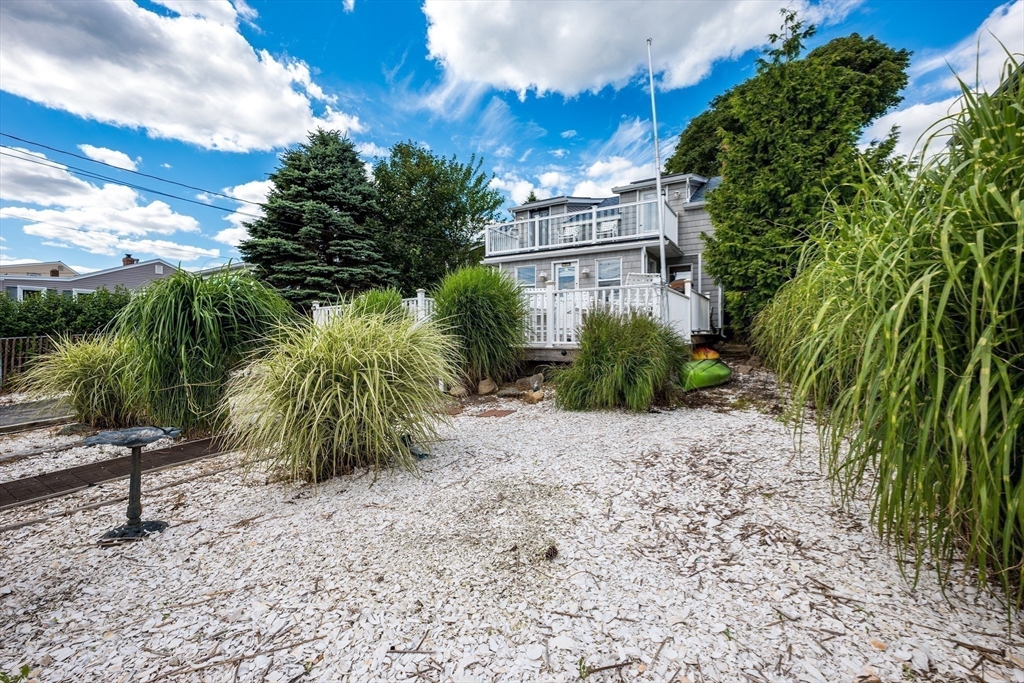54 Bayview Ave