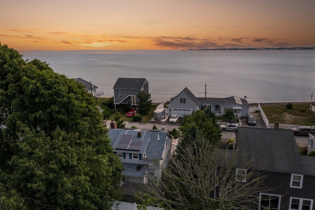 54 Bayview Ave