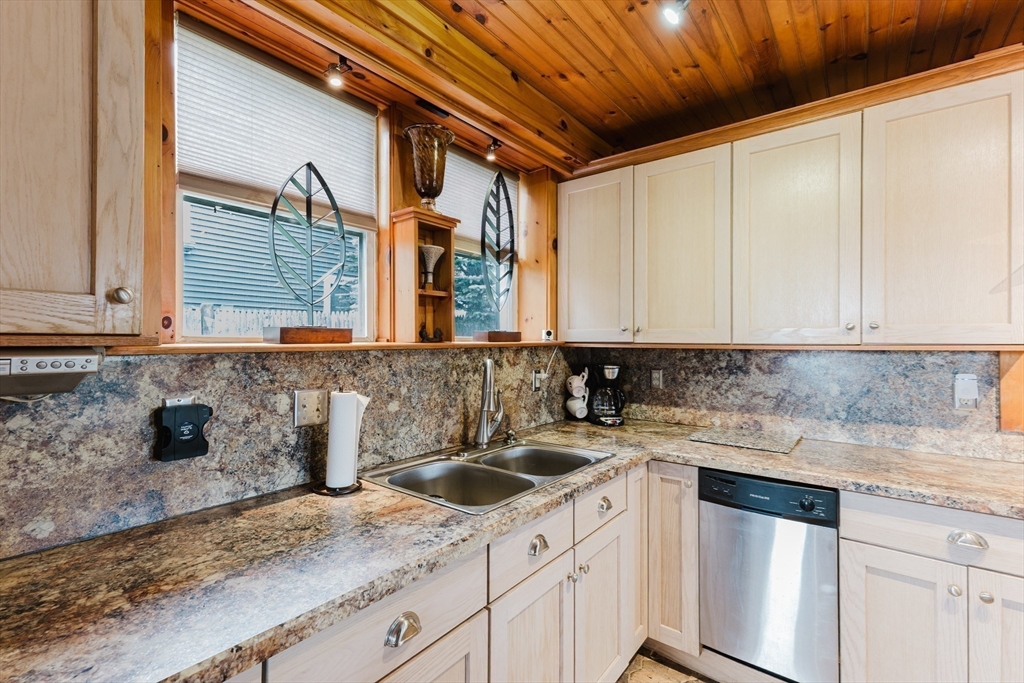 54 Bayview Ave