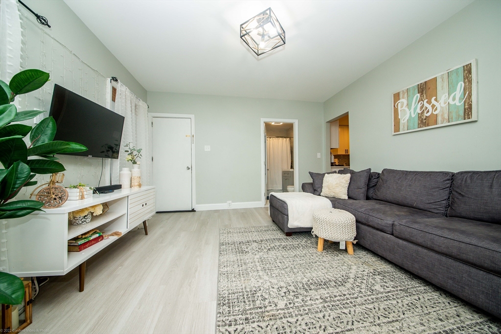 186 Division St