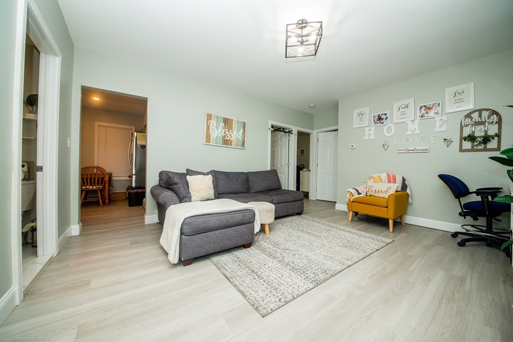 186 Division St
