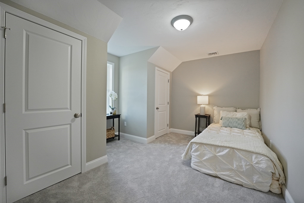 10 Waterman Way # 10