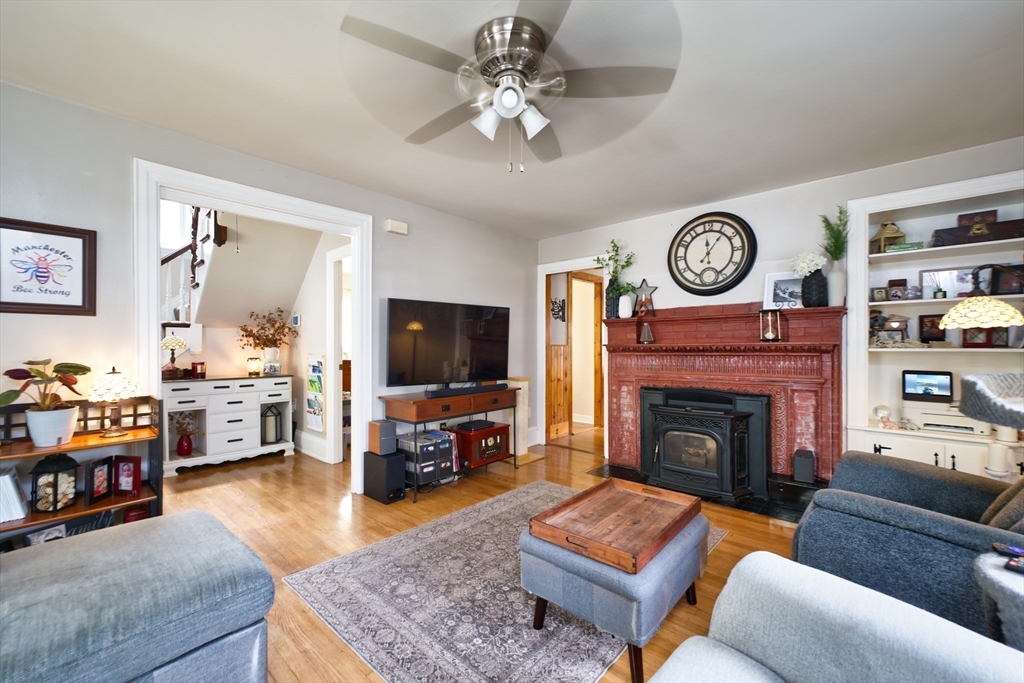467 Brock Ave