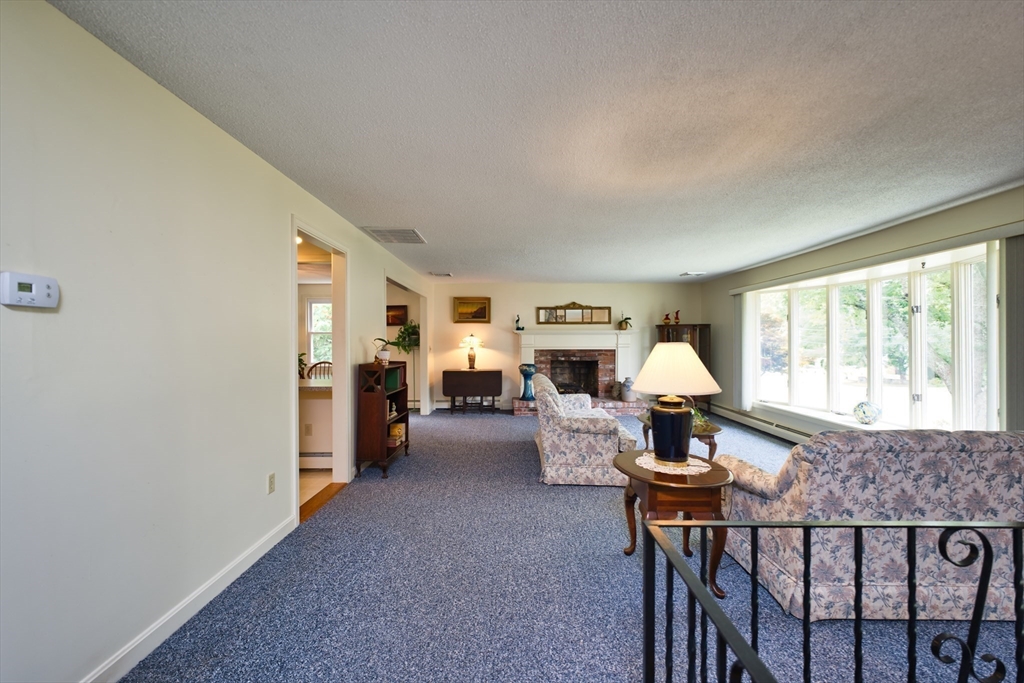 6 Crescent Dr
