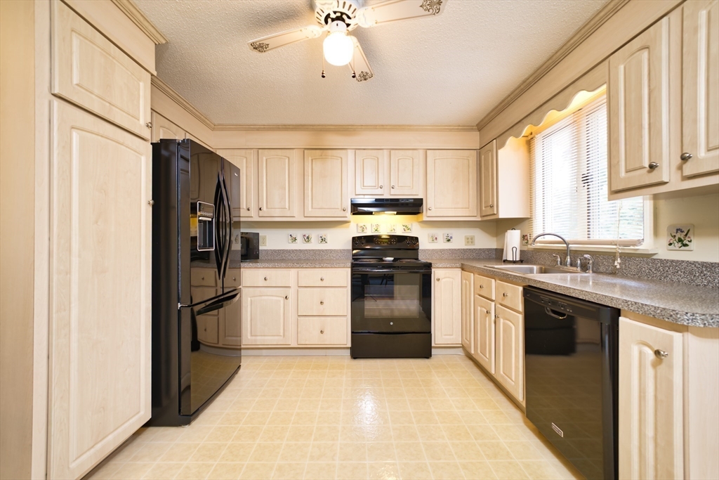 6 Crescent Dr