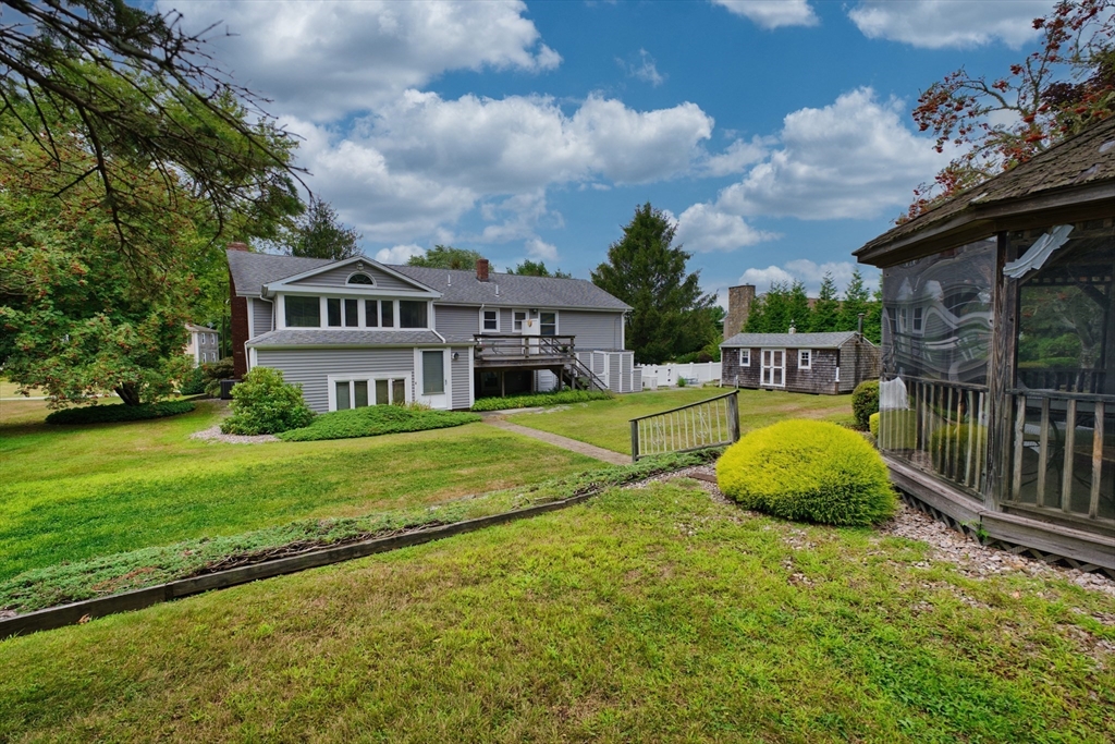 6 Crescent Dr