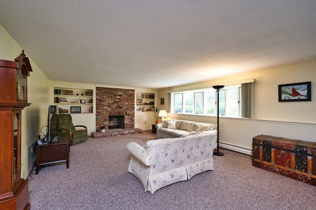 6 Crescent Dr