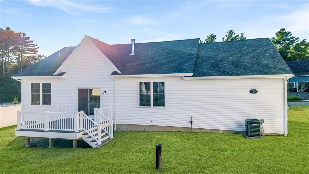 2 Marthas Vineyard Dr