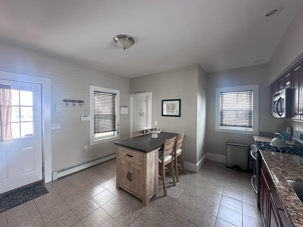 23 Borden St