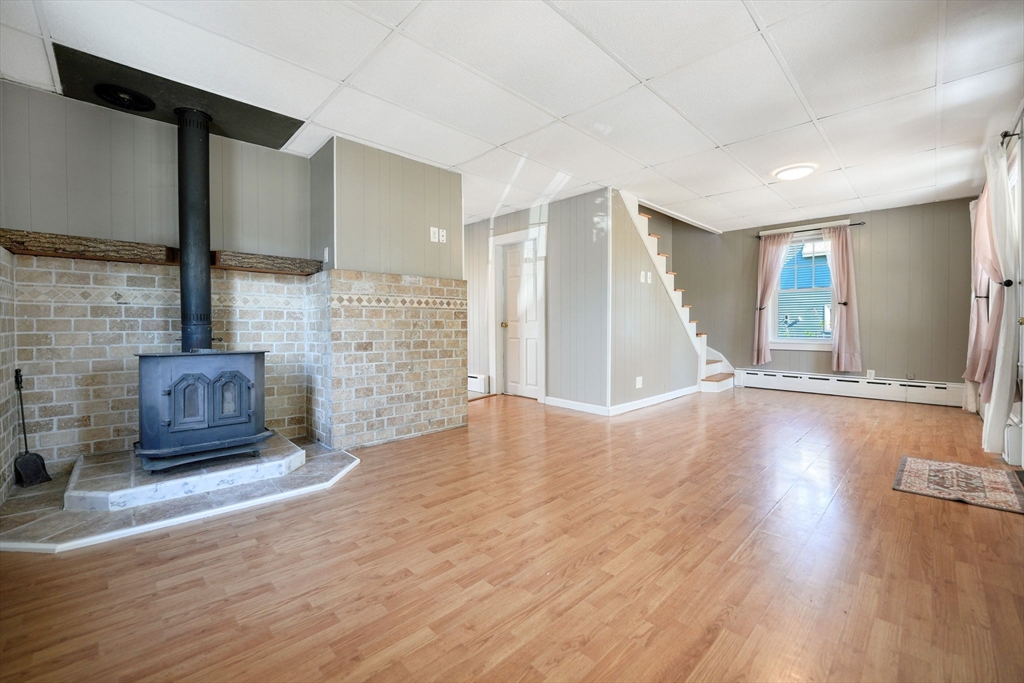 81 Sylvia St, New Bedford