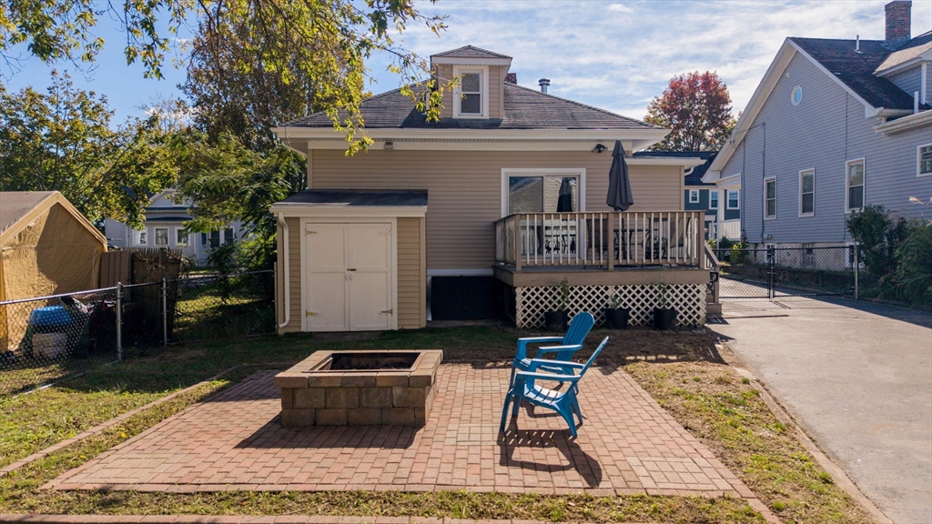 81 Sylvia St, New Bedford
