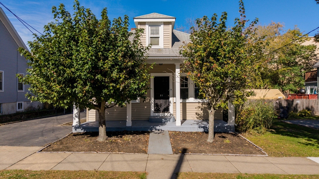 81 Sylvia St, New Bedford