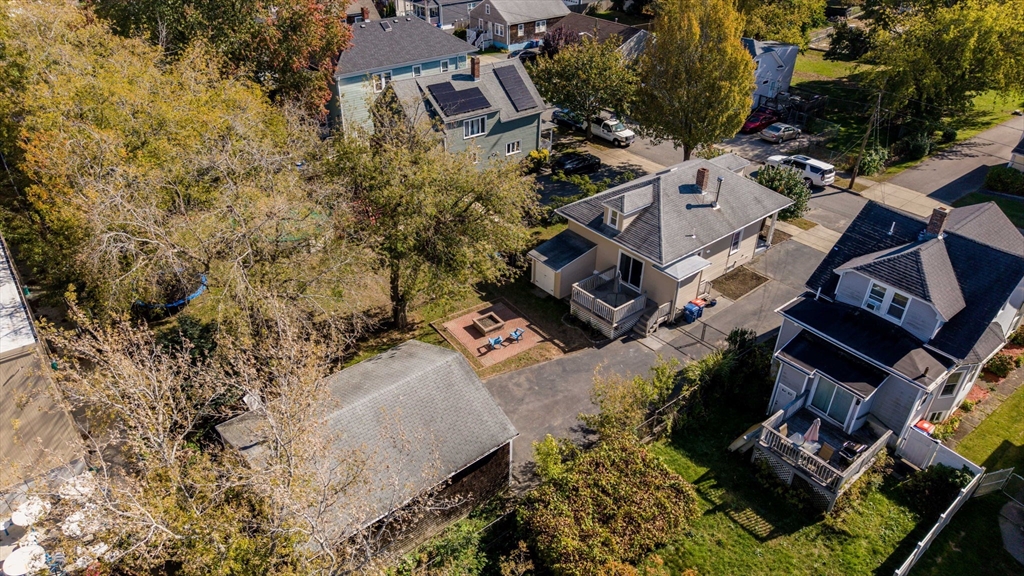 81 Sylvia St, New Bedford