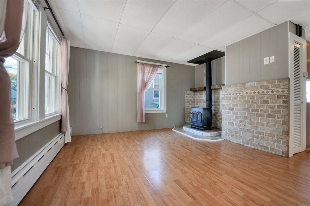 81 Sylvia St, New Bedford