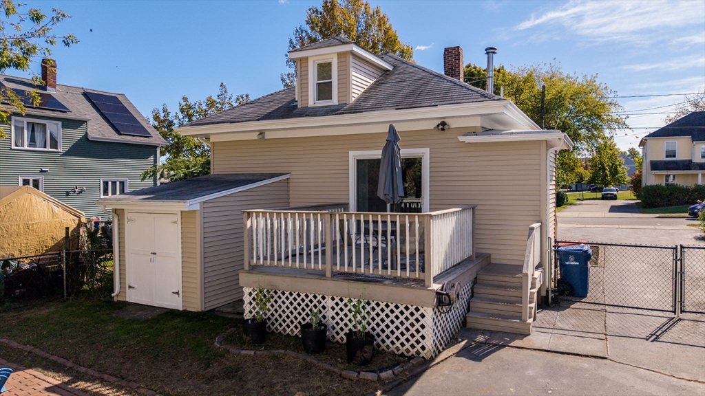 81 Sylvia St, New Bedford