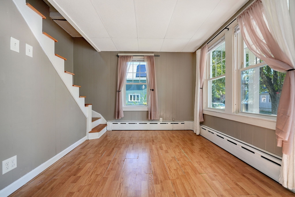 81 Sylvia St, New Bedford
