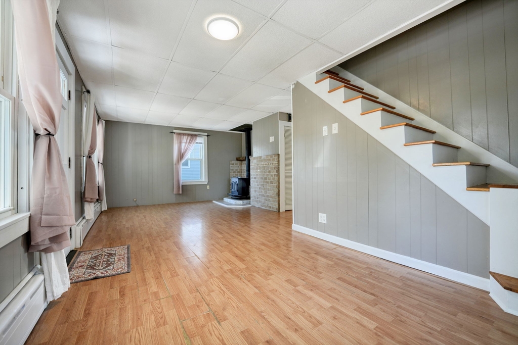 81 Sylvia St, New Bedford