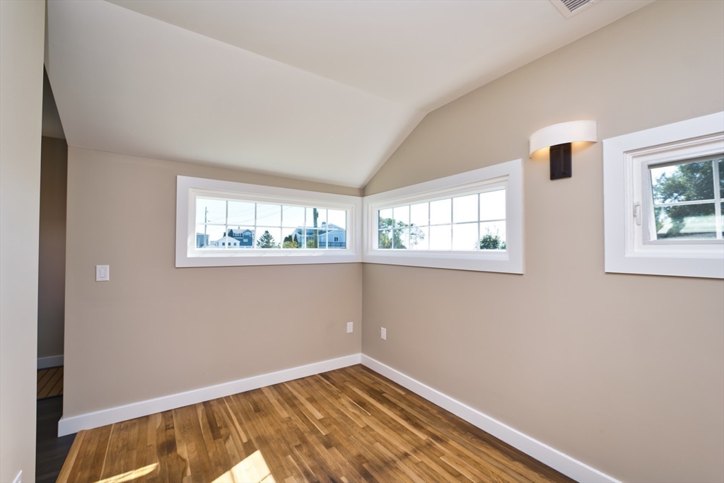 41 Point St, Fairhaven