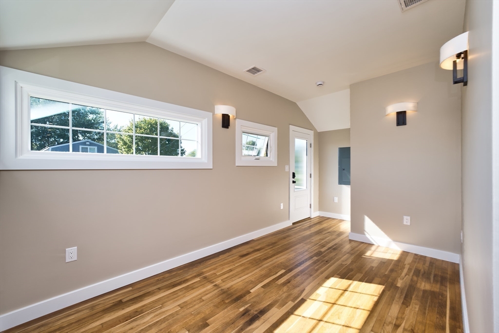 41 Point St, Fairhaven