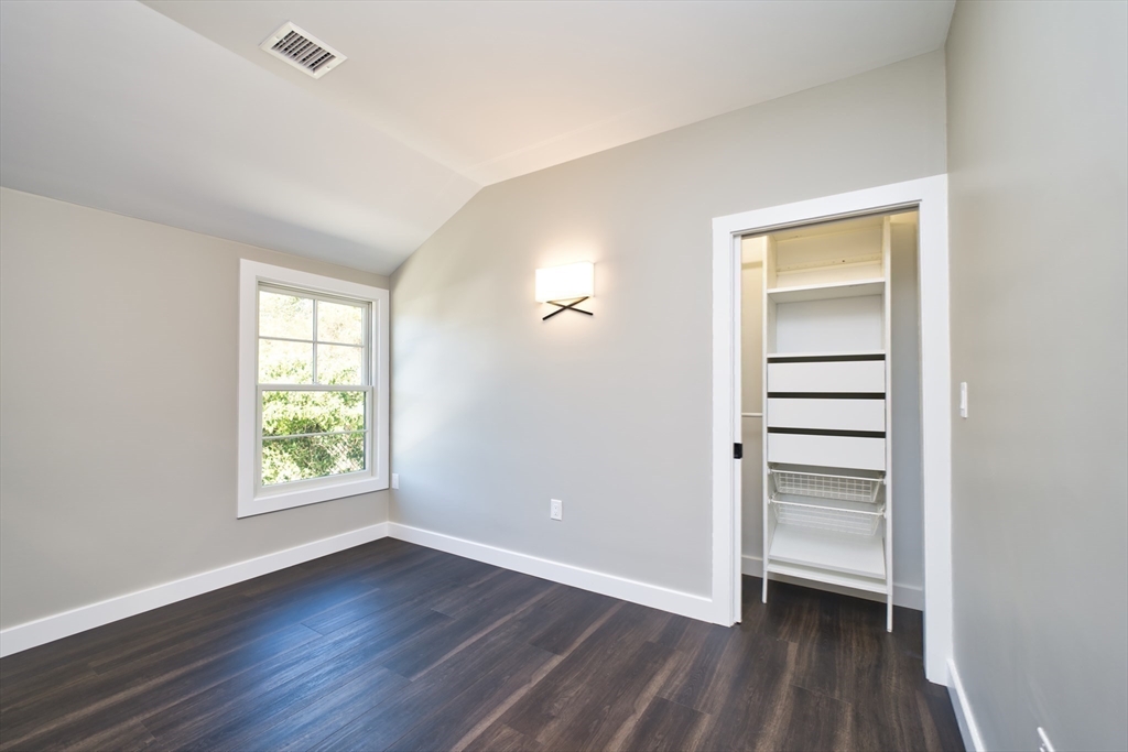 41 Point St, Fairhaven