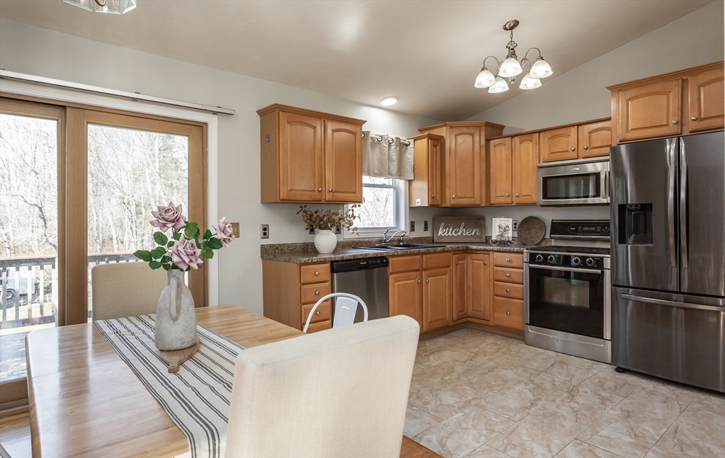 128 Old Westport Rd