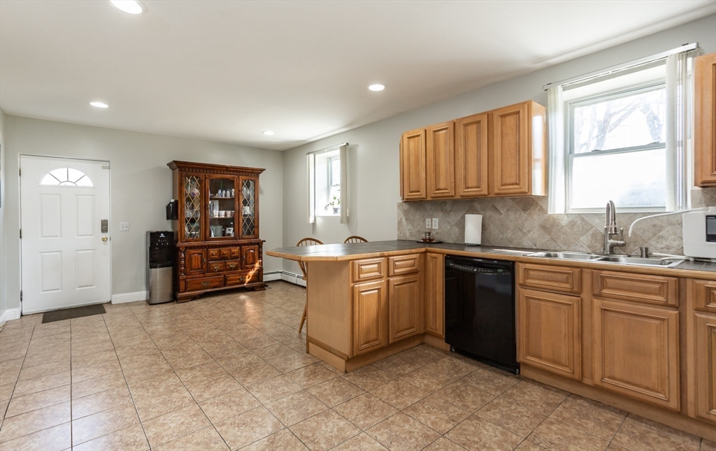 128 Old Westport Rd