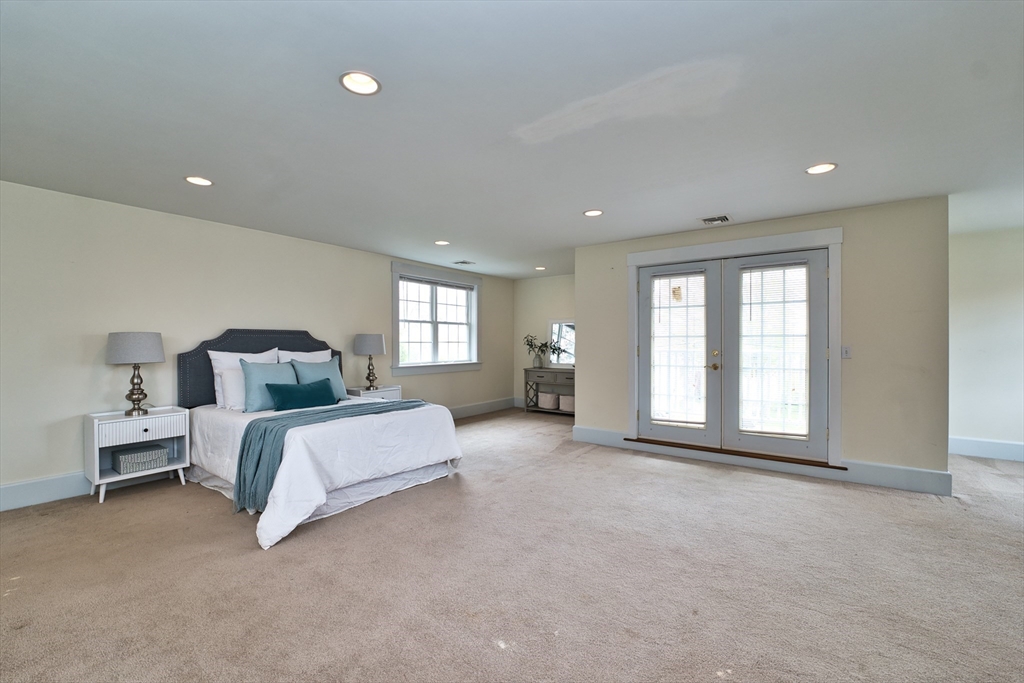86 Shipyard Ln