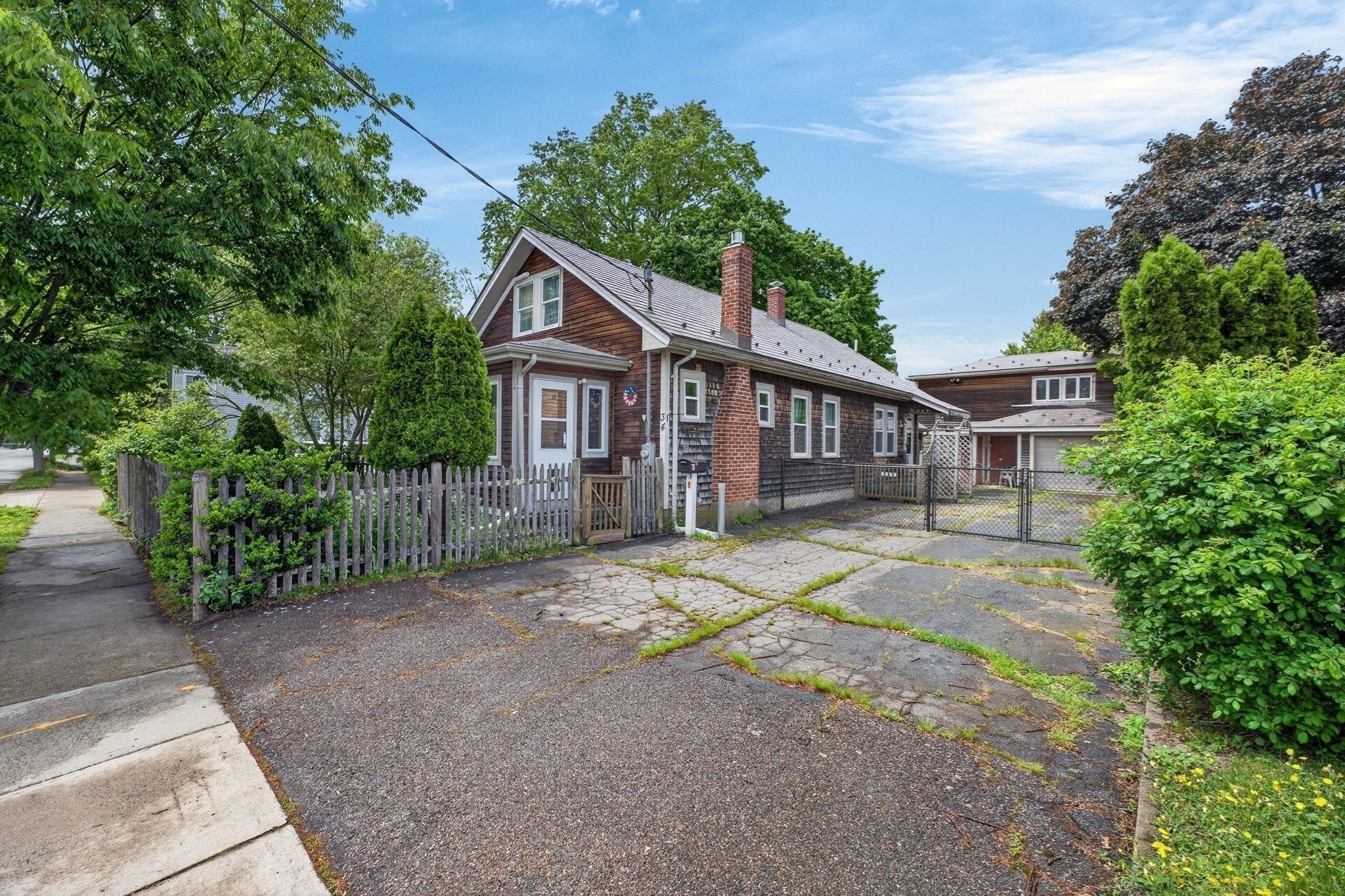 34 Bridge St
