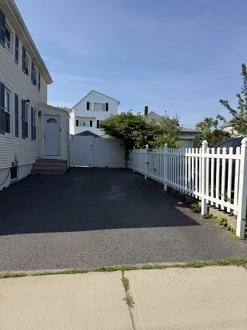 245 Clifford St