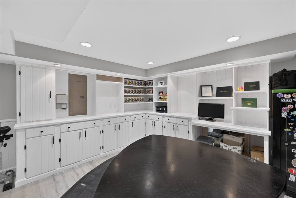 403 Valley Rd