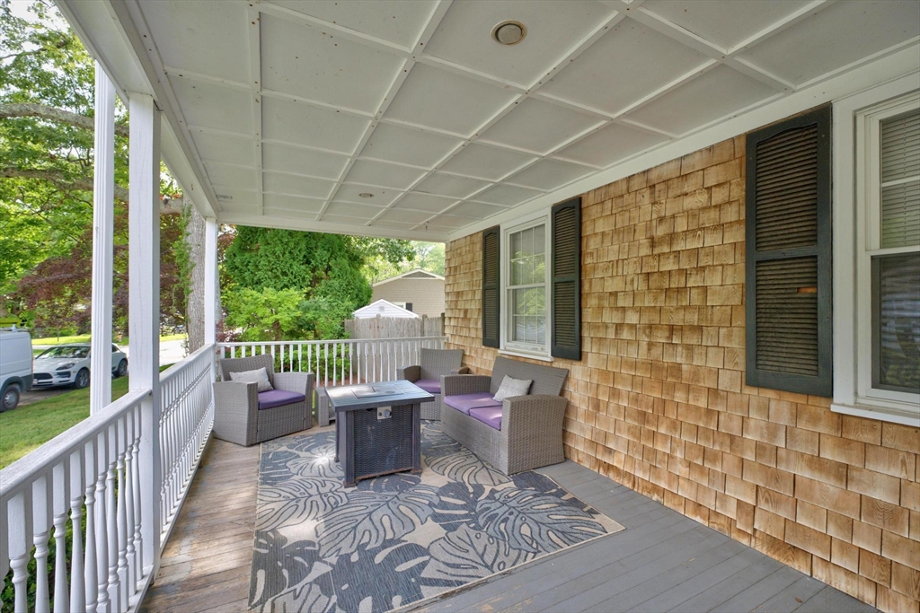 403 Valley Rd