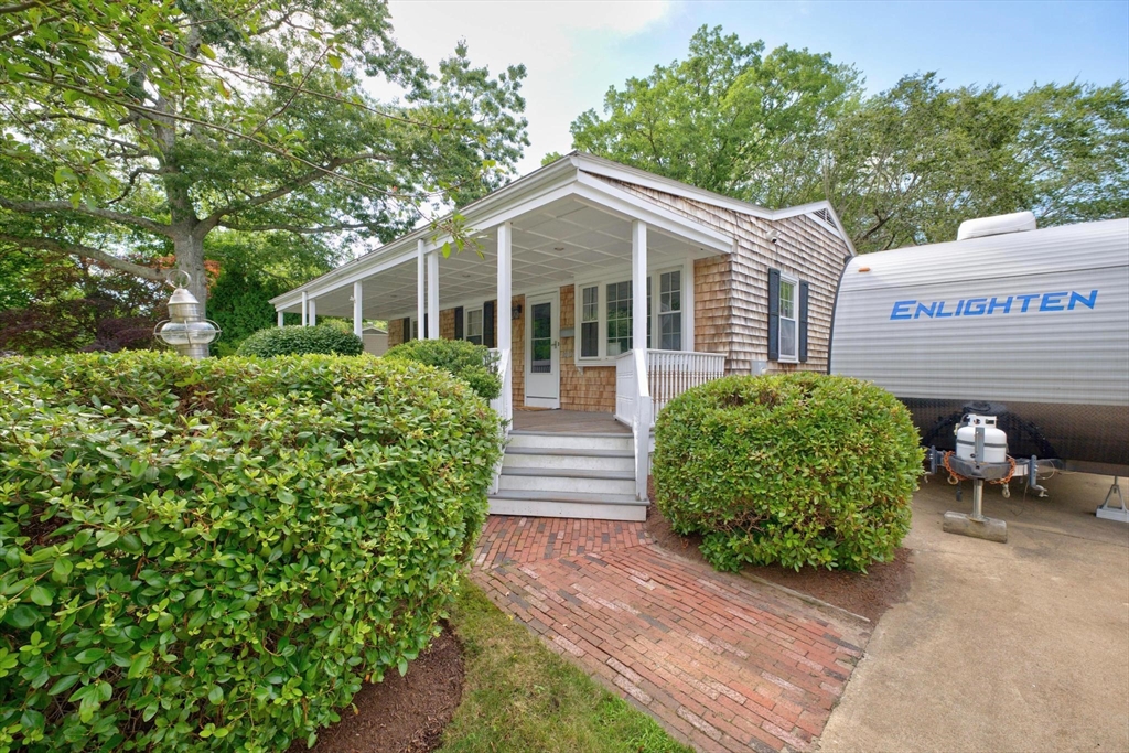 403 Valley Rd