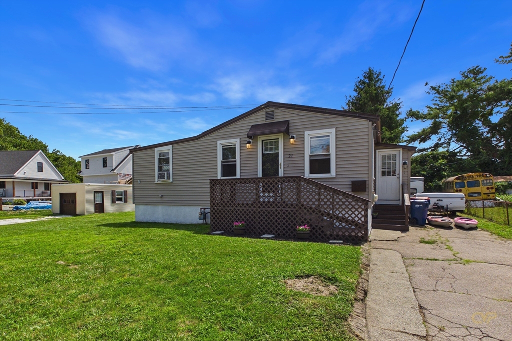 21 Golf St