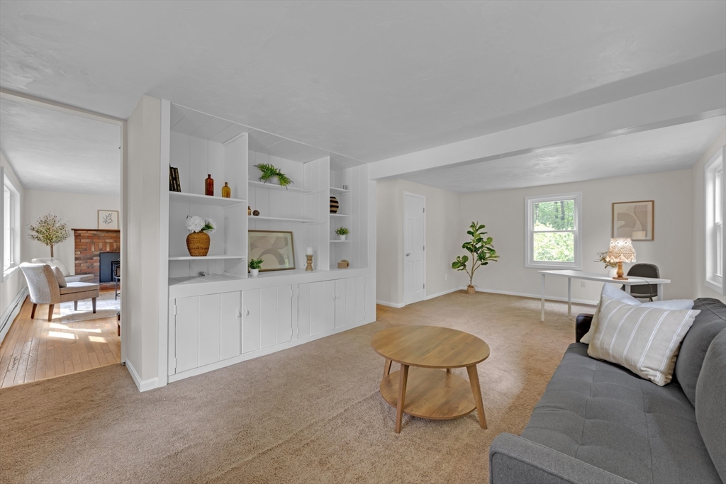27 Redwood Dr