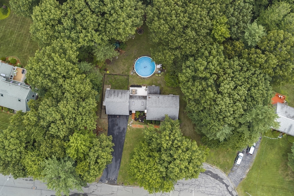 27 Redwood Dr
