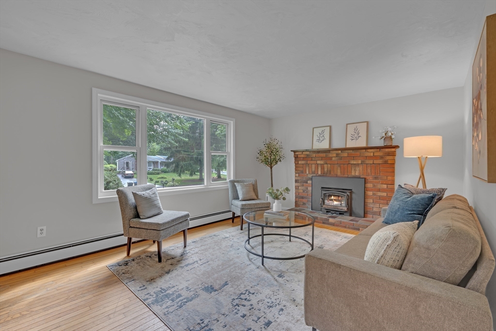 27 Redwood Dr
