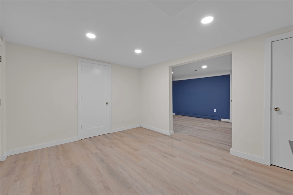 27 Redwood Dr