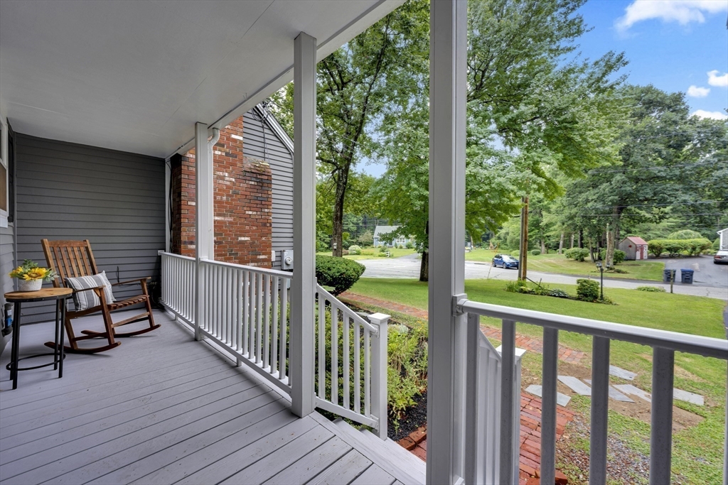 27 Redwood Dr