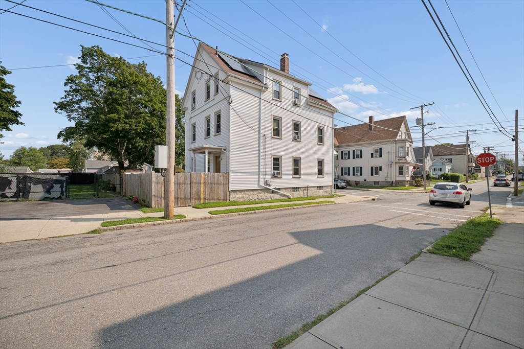185 Richmond St