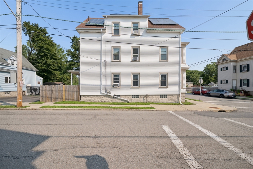 185 Richmond St