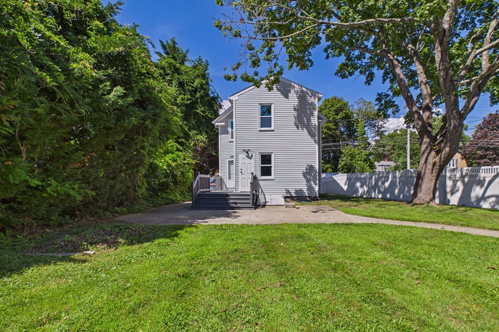 61 Bridge St