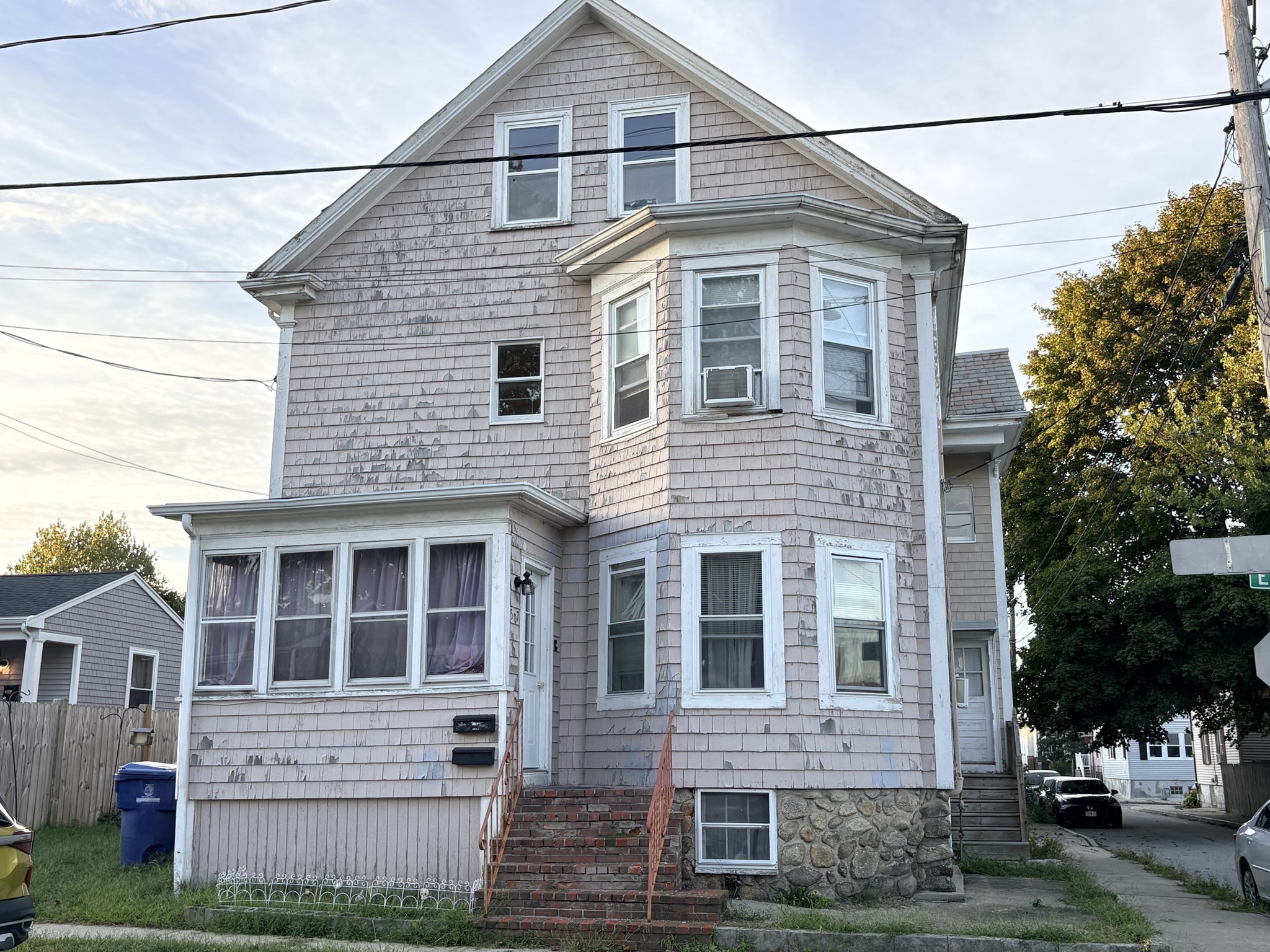 507 Elm St