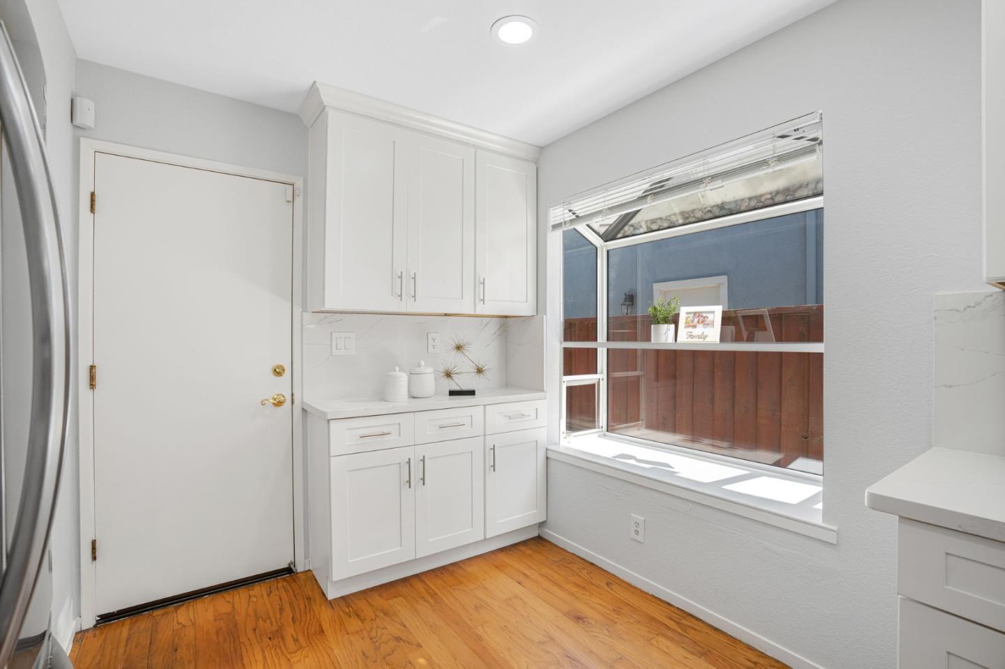 288 Woodruff WAY
