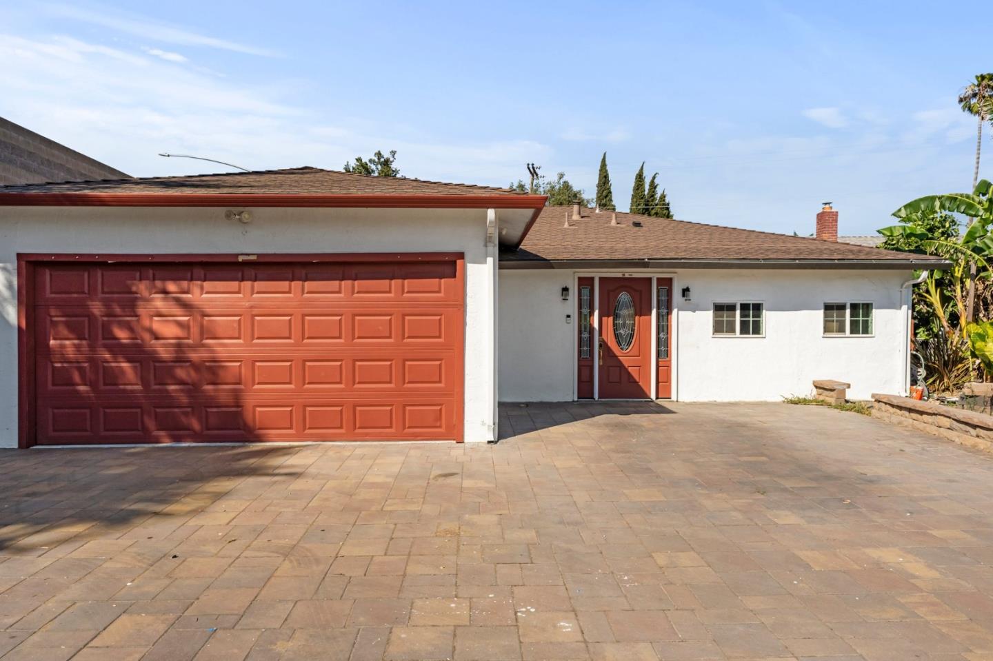 860 Mccreery AVE