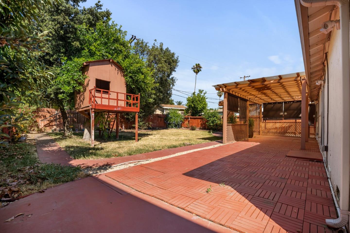 860 Mccreery AVE