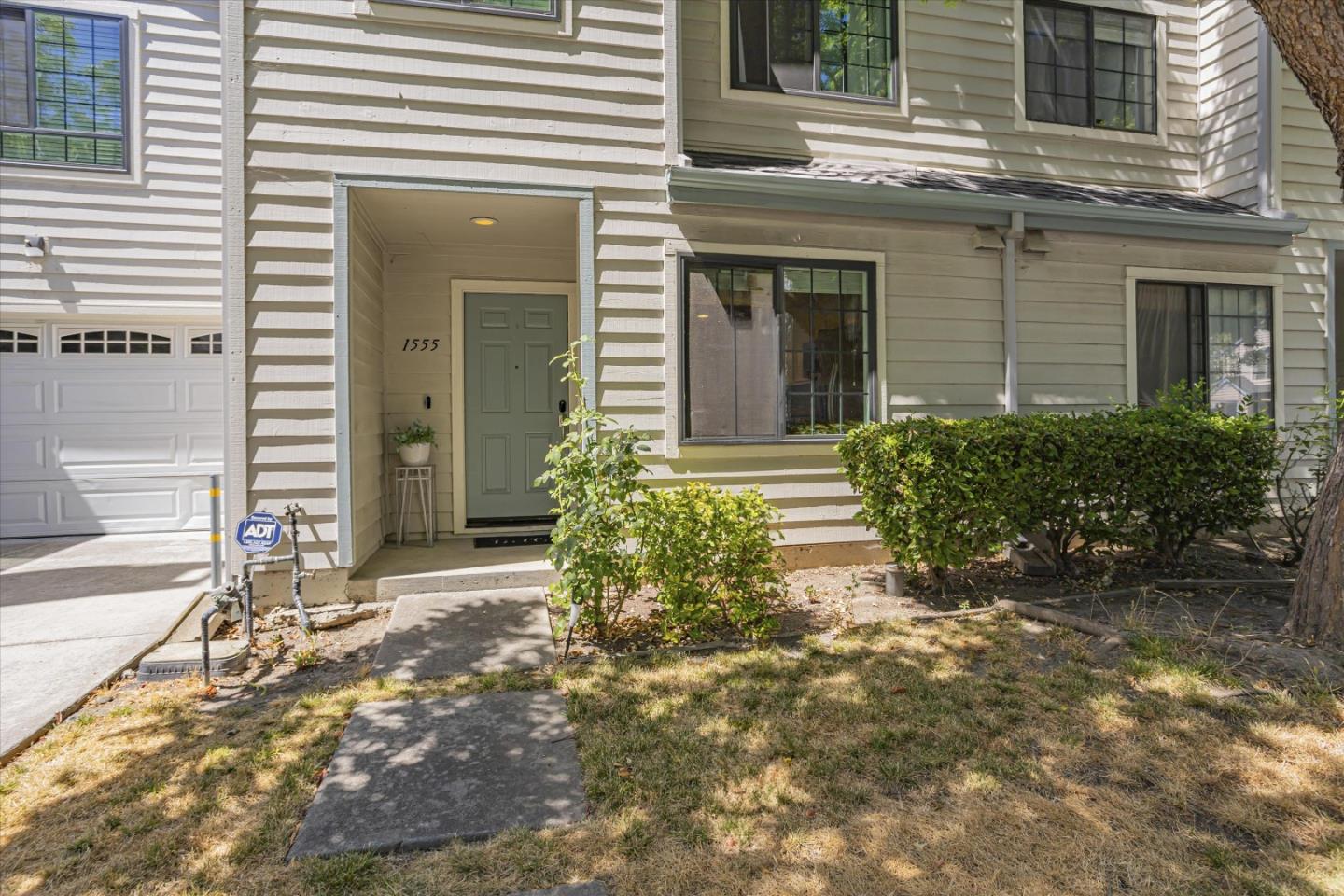 1555 Chihong DR