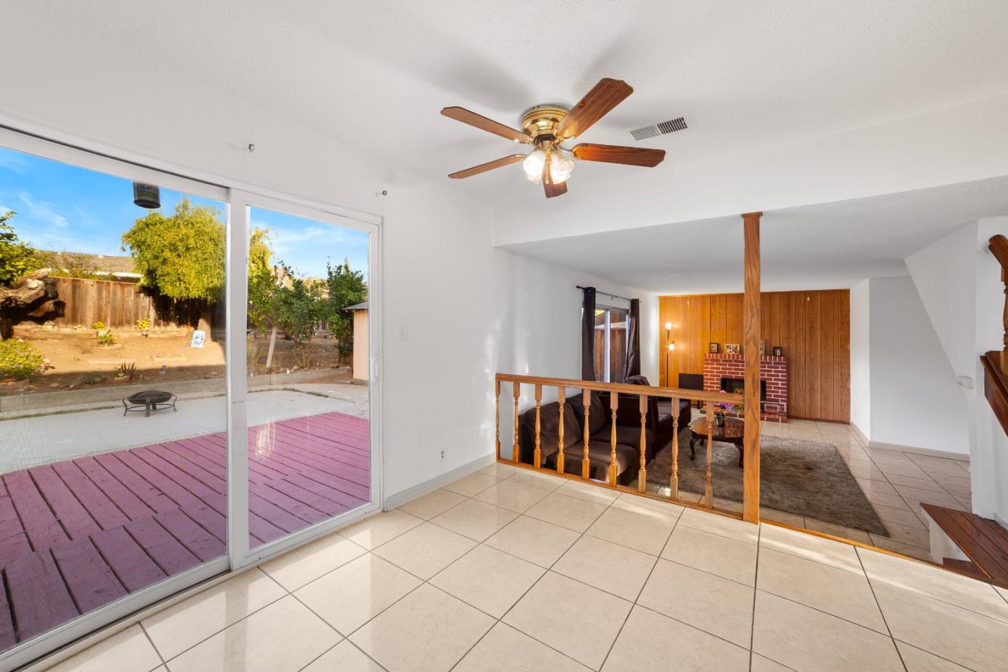 2036 Conifer LN